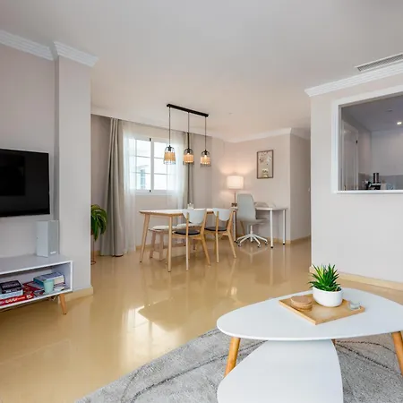 Good Vibes, Roomy In Prime Location *